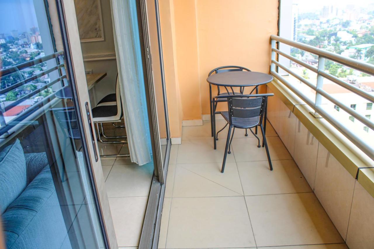 Residence Le Carat Bonapriso Douala Buitenkant foto