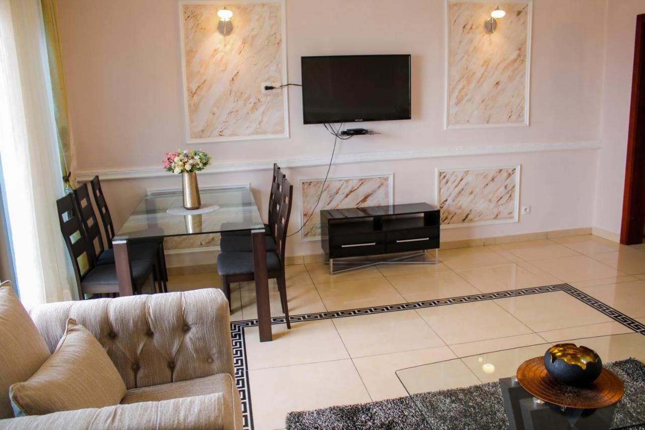 Residence Le Carat Bonapriso Douala Buitenkant foto
