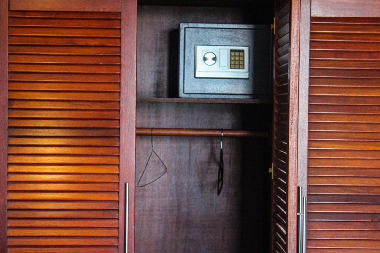 Residence Le Carat Bonapriso Douala Buitenkant foto