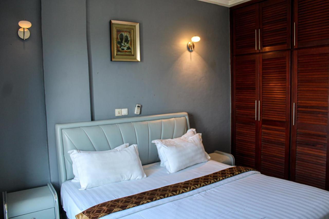 Residence Le Carat Bonapriso Douala Buitenkant foto