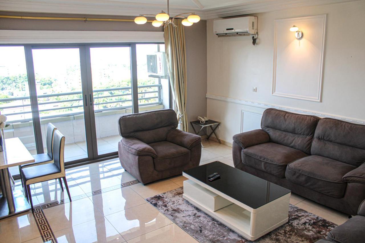 Residence Le Carat Bonapriso Douala Buitenkant foto