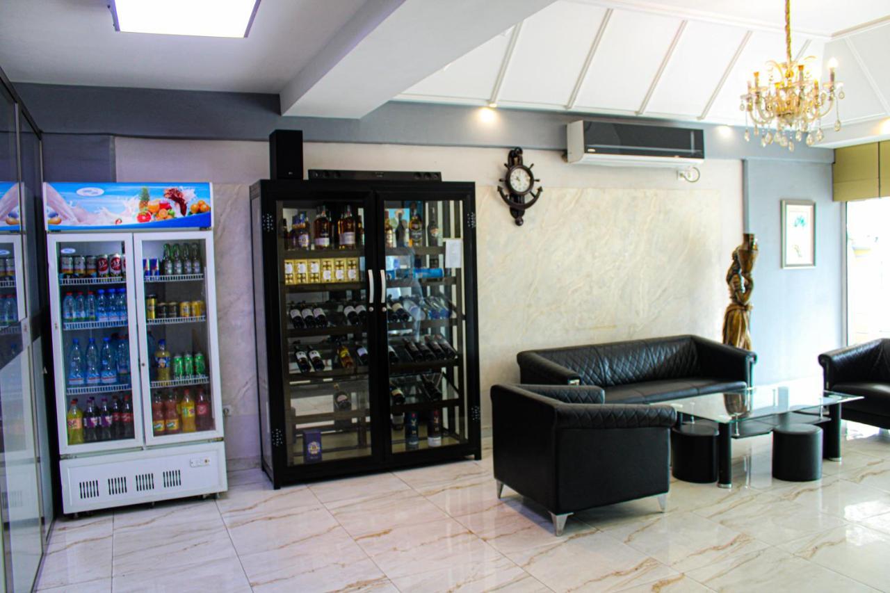 Residence Le Carat Bonapriso Douala Buitenkant foto