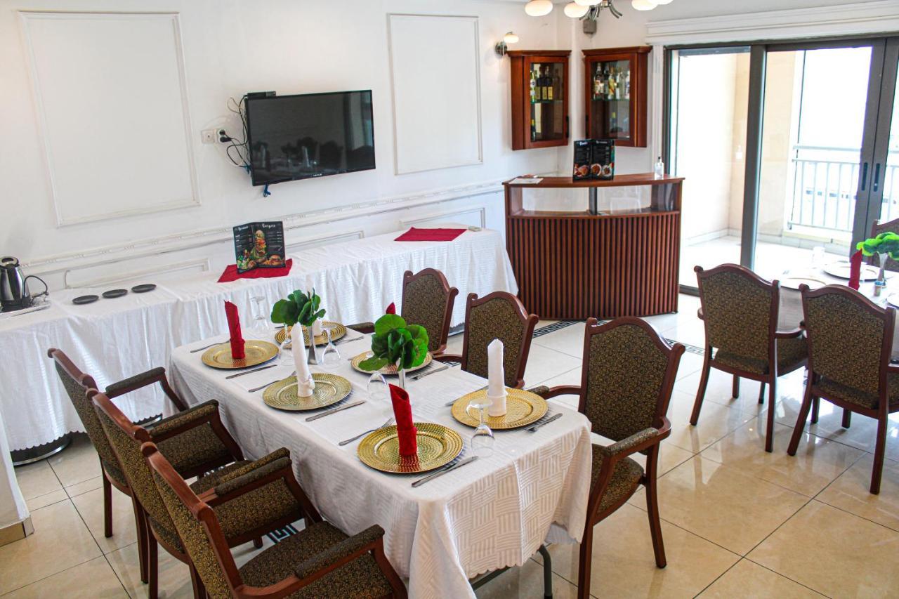 Residence Le Carat Bonapriso Douala Buitenkant foto
