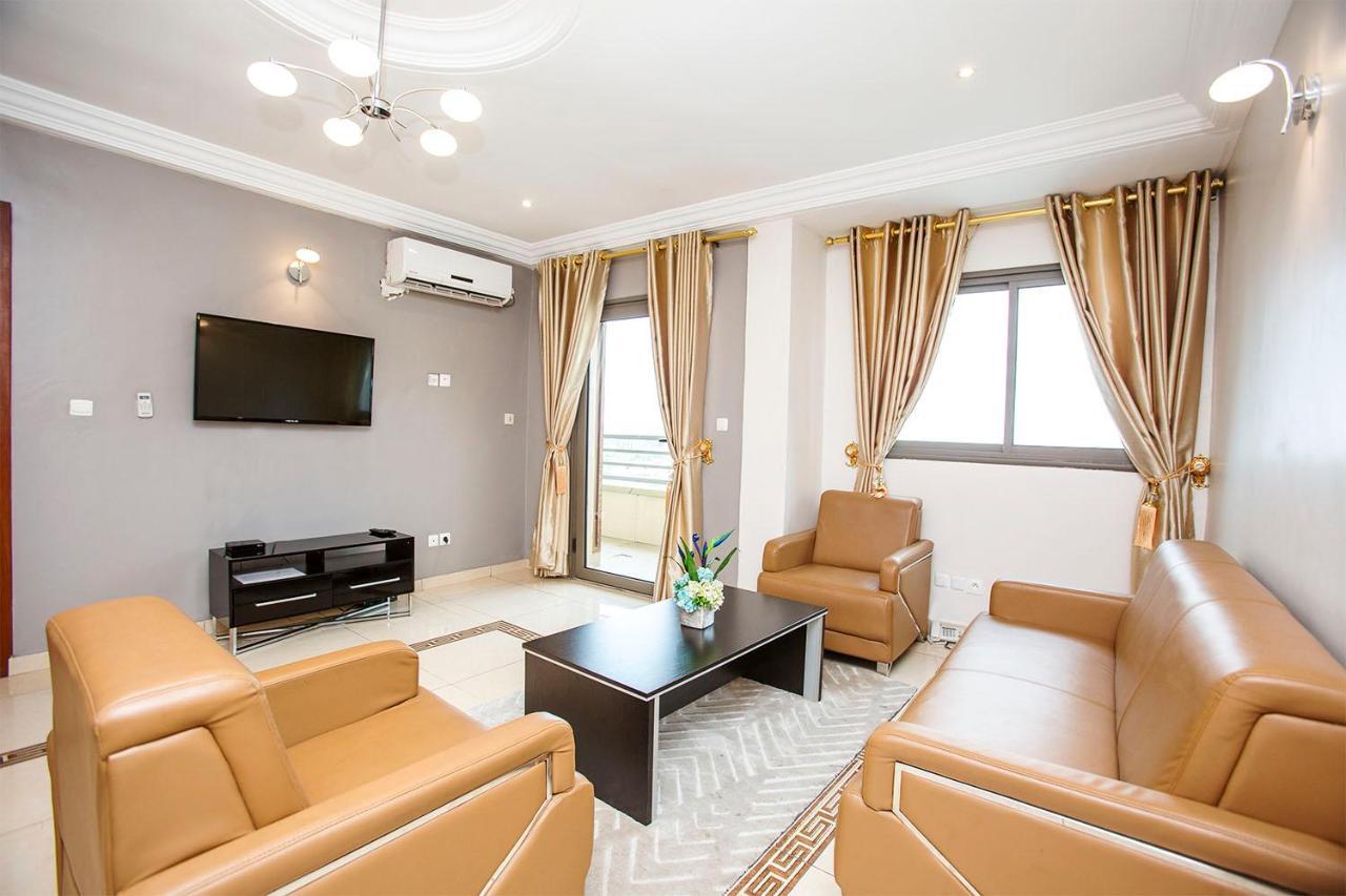 Residence Le Carat Bonapriso Douala Buitenkant foto
